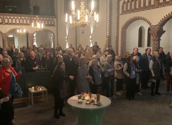 ... und die Gäste aus Kendal feiern mit