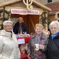 Geselligkeit vor den Hütten